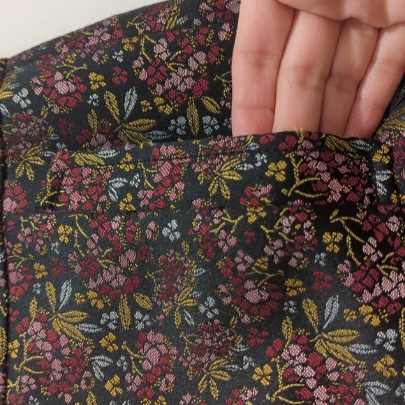 Loft Jacquard Floral Black Skirt With Pockets Size 4 - Picture 4 of 8